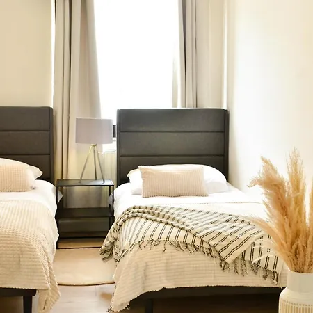 Milpau 2 - Premium-apartment - 4 Personen Mit Queensize-bett Und Einzelbetten - Zentral, Nespresso Und Smart-tv Apartment