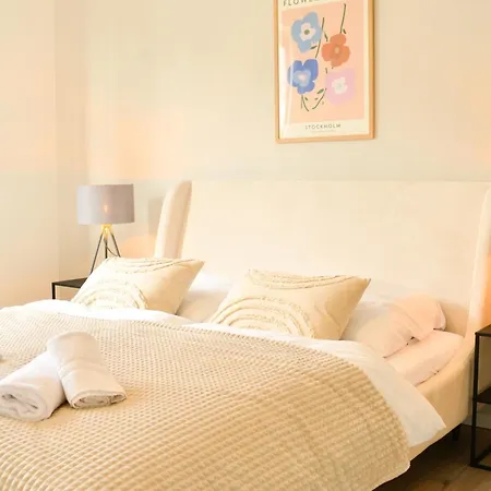 Apartment Milpau 2 - Premium-apartment - 4 Personen Mit Queensize-bett Und Einzelbetten - Zentral, Nespresso Und Smart-tv