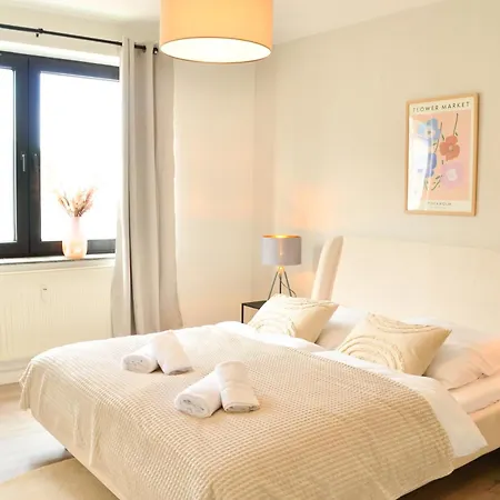Apartment Milpau 2 - Premium-apartment - 4 Personen Mit Queensize-bett Und Einzelbetten - Zentral, Nespresso Und Smart-tv *