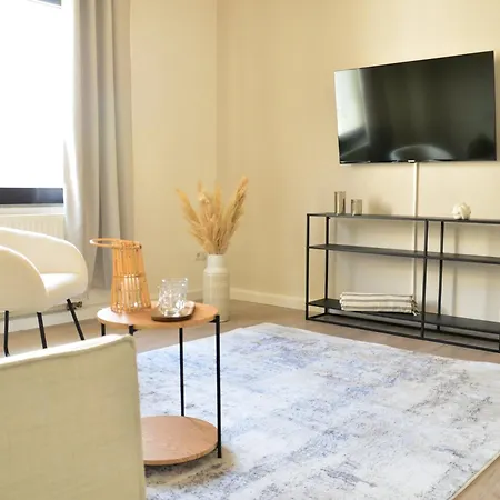 Milpau 2 - Premium-apartment - 4 Personen Mit Queensize-bett Und Einzelbetten - Zentral, Nespresso Und Smart-tv *