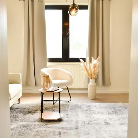 Milpau 2 - Premium-apartment - 4 Personen Mit Queensize-bett Und Einzelbetten - Zentral, Nespresso Und Smart-tv