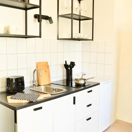 Milpau 2 - Premium-apartment - 4 Personen Mit Queensize-bett Und Einzelbetten - Zentral, Nespresso Und Smart-tv Apartment Bottrop