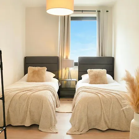 Milpau 2 - Premium-apartment - 4 Personen Mit Queensize-bett Und Einzelbetten - Zentral, Nespresso Und Smart-tv Apartment Bottrop