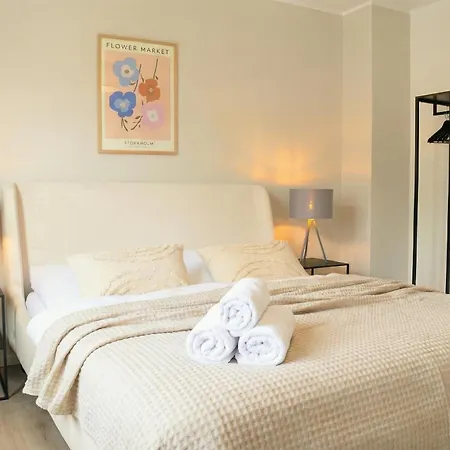 Milpau 2 - Premium-apartment - 4 Personen Mit Queensize-bett Und Einzelbetten - Zentral, Nespresso Und Smart-tv Bottrop