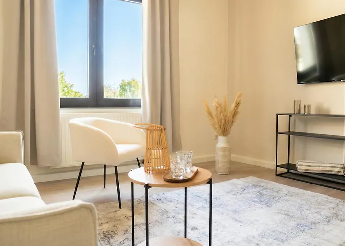 Milpau 2 - Premium-apartment - 4 Personen Mit Queensize-bett Und Einzelbetten - Zentral, Nespresso Und Smart-tv 公寓