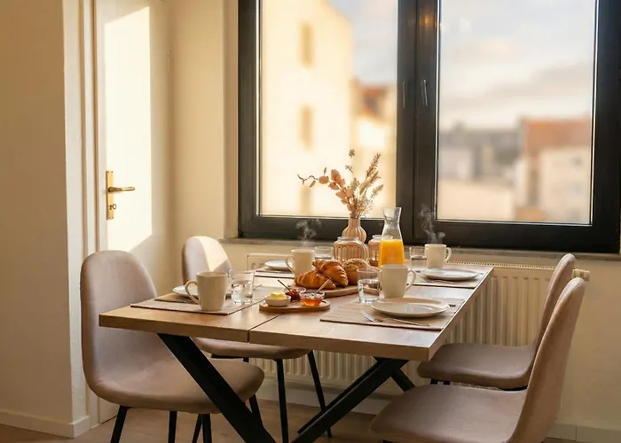 Milpau 2 - Premium-apartment - 4 Personen Mit Queensize-bett Und Einzelbetten - Zentral, Nespresso Und Smart-tv * 博特罗普